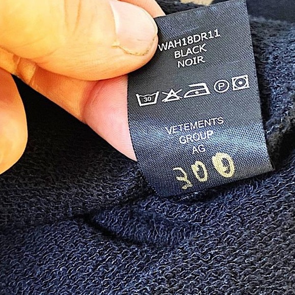 Authentic Vetements 2018 Black Oversized Hoodie Wrap Dress Size S - Picture 7 of 12